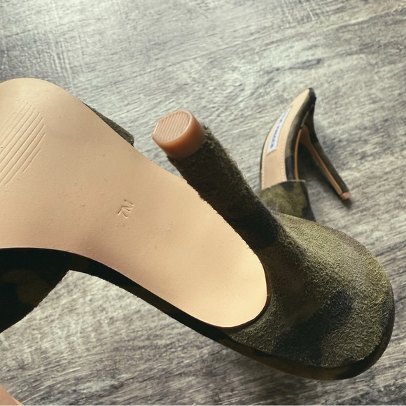 Signal Camouflage Heels (worn 1x) - Picture 4 of 6